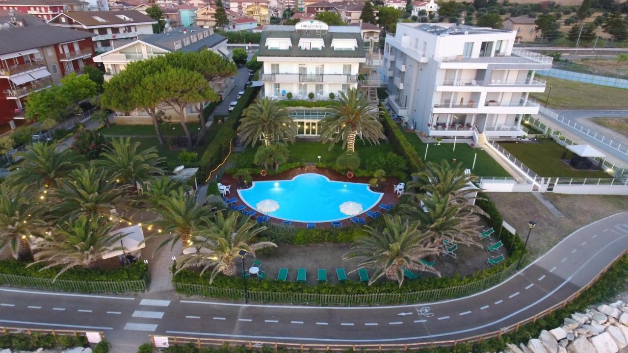 Hotel Ambasciatori Pineto Kültér fotó