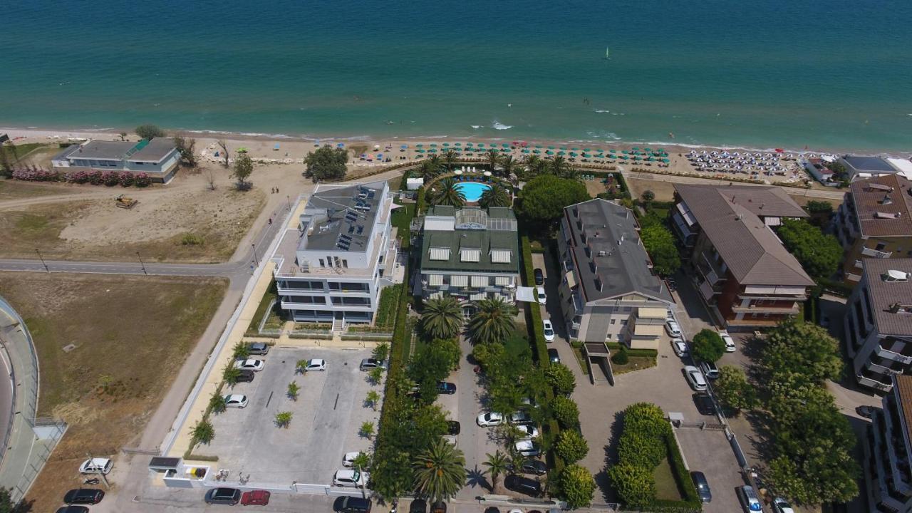 Hotel Ambasciatori Pineto Kültér fotó