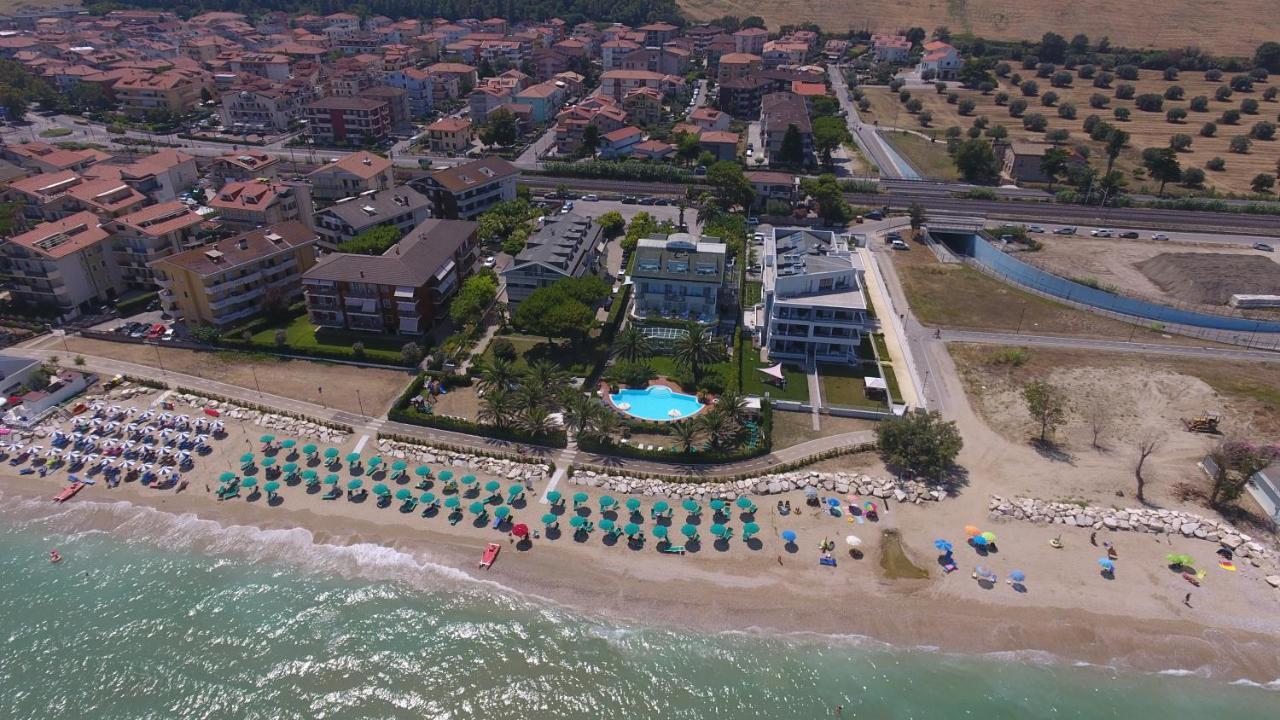 Hotel Ambasciatori Pineto Kültér fotó