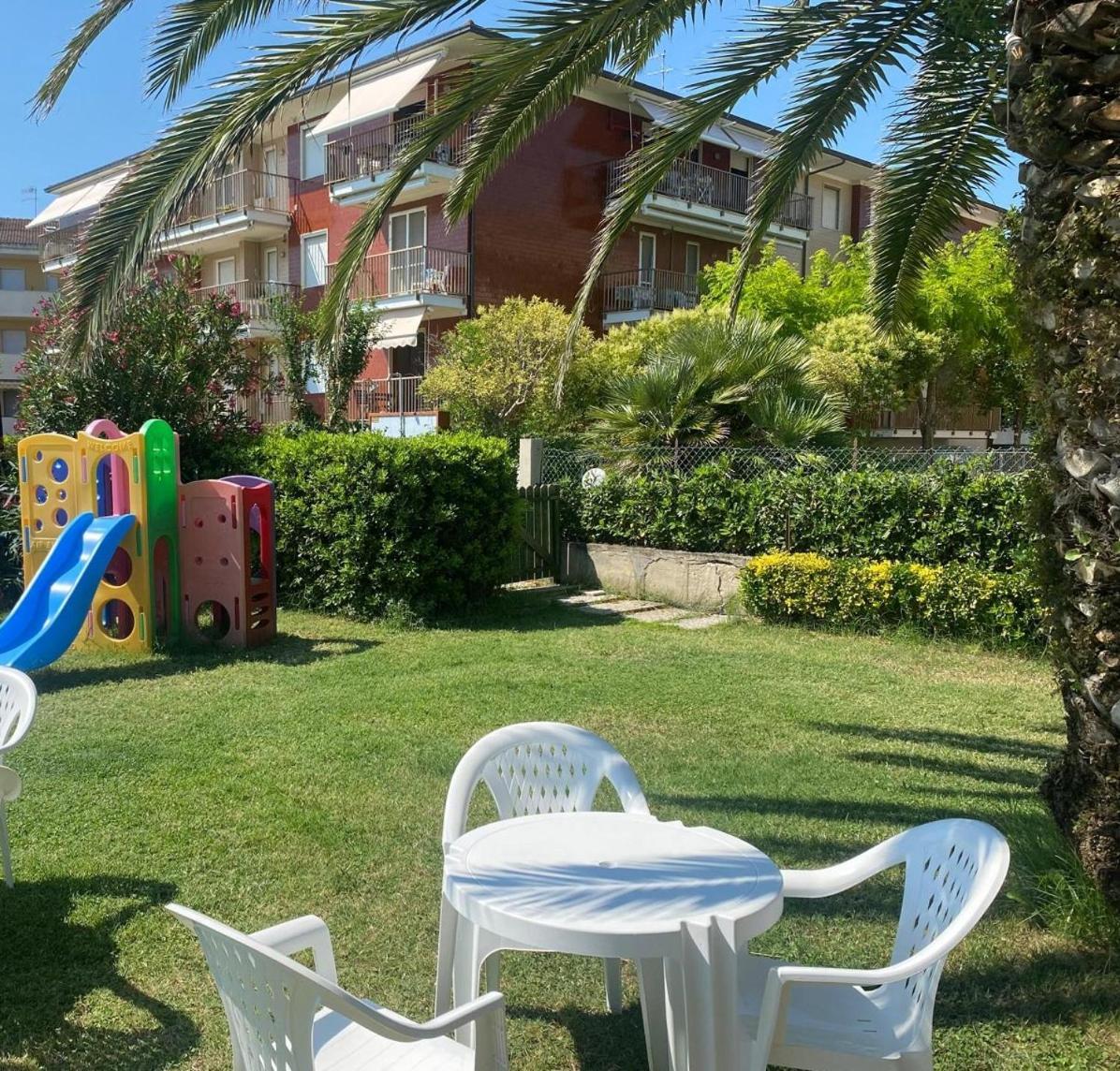 Hotel Ambasciatori Pineto Szoba fotó