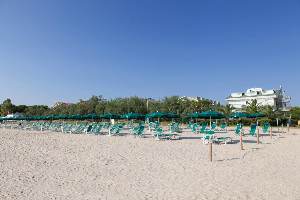 Hotel Ambasciatori Pineto Kültér fotó