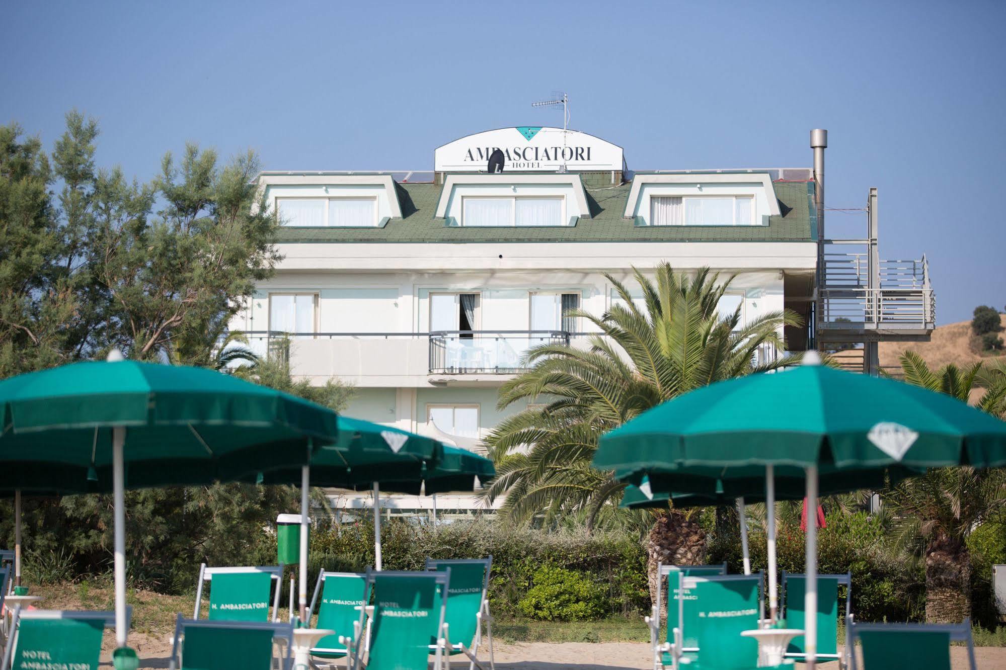 Hotel Ambasciatori Pineto Kültér fotó